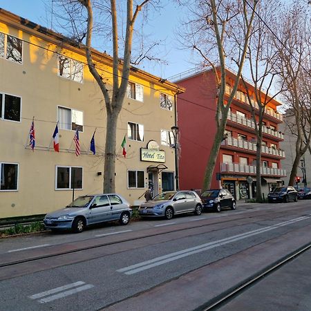 Hotel Tito Mestre Extérieur photo