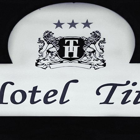 Hotel Tito Mestre Extérieur photo