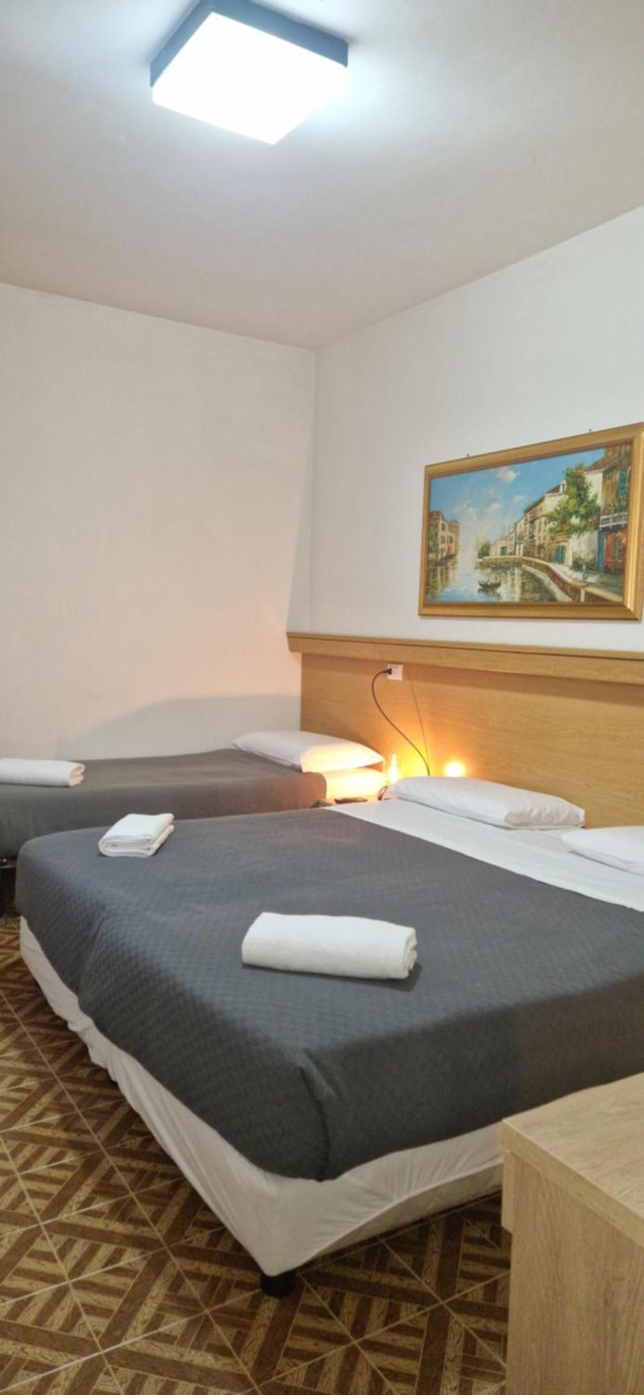 Hotel Tito Mestre Extérieur photo