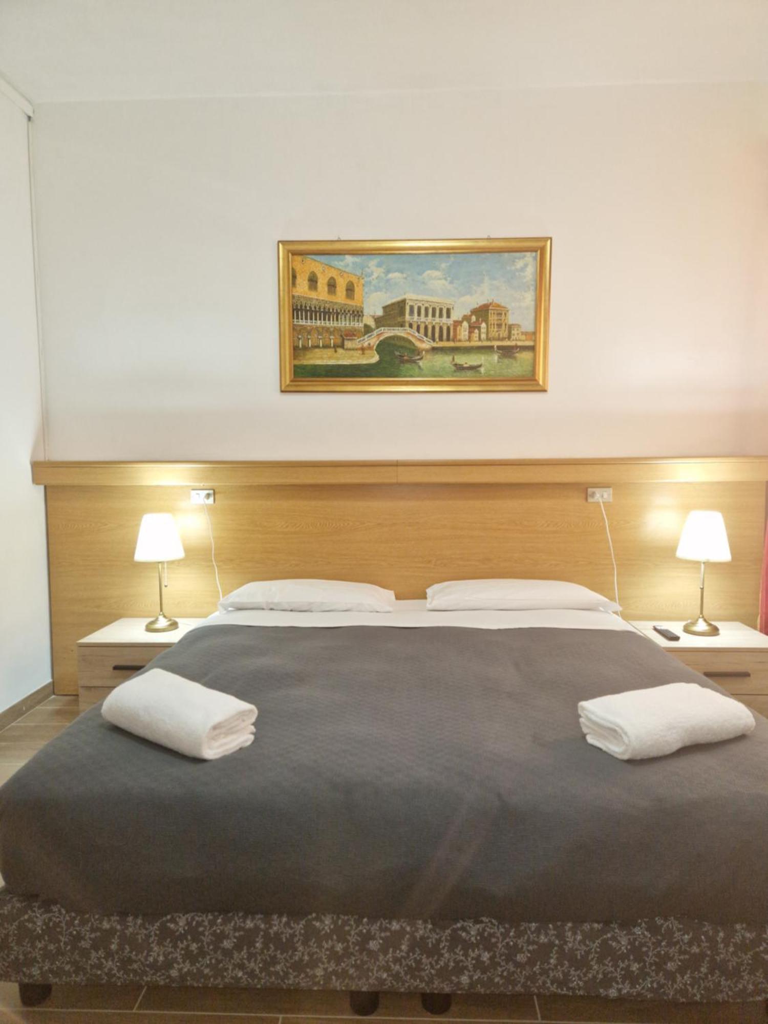 Hotel Tito Mestre Extérieur photo