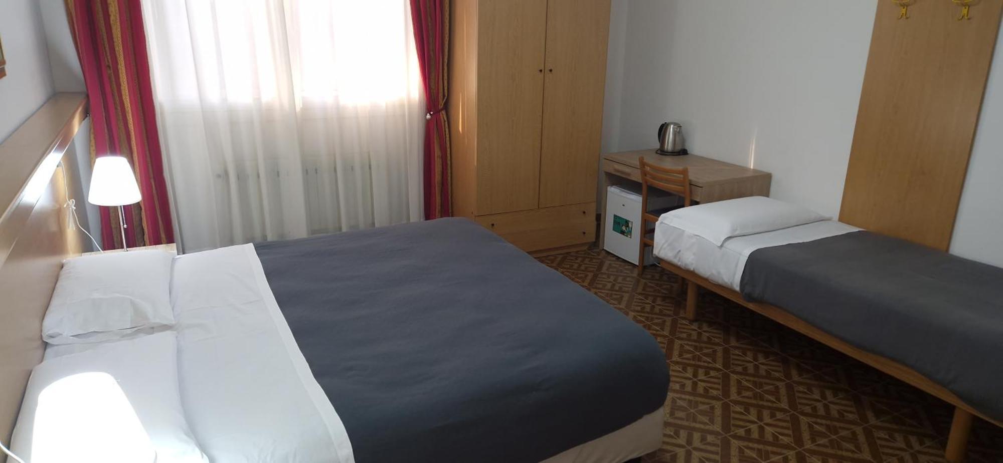 Hotel Tito Mestre Extérieur photo