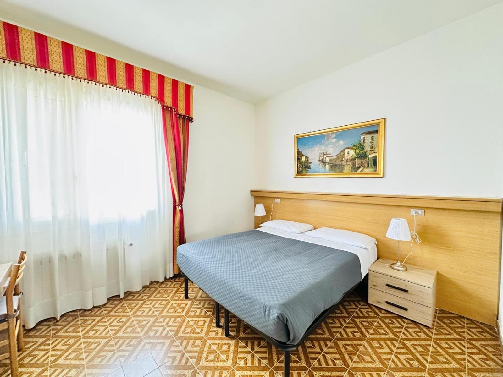 Hotel Tito Mestre Extérieur photo
