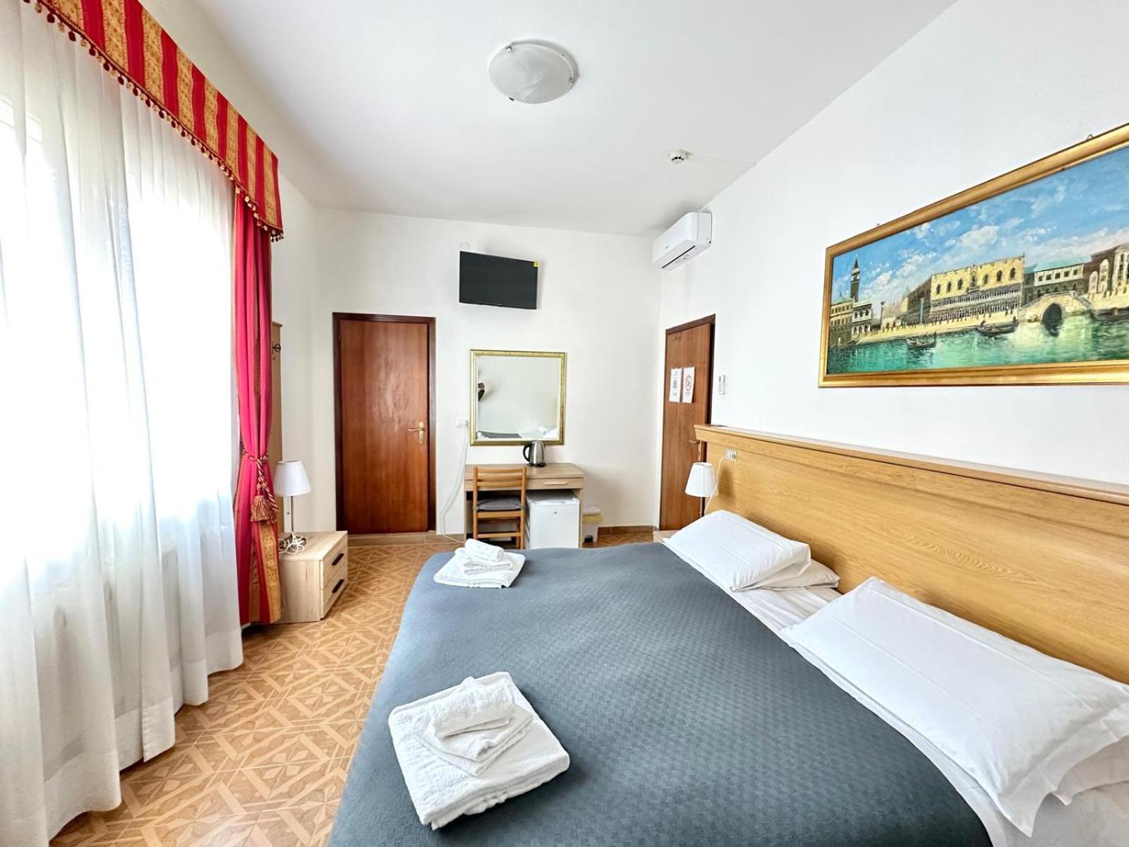 Hotel Tito Mestre Extérieur photo