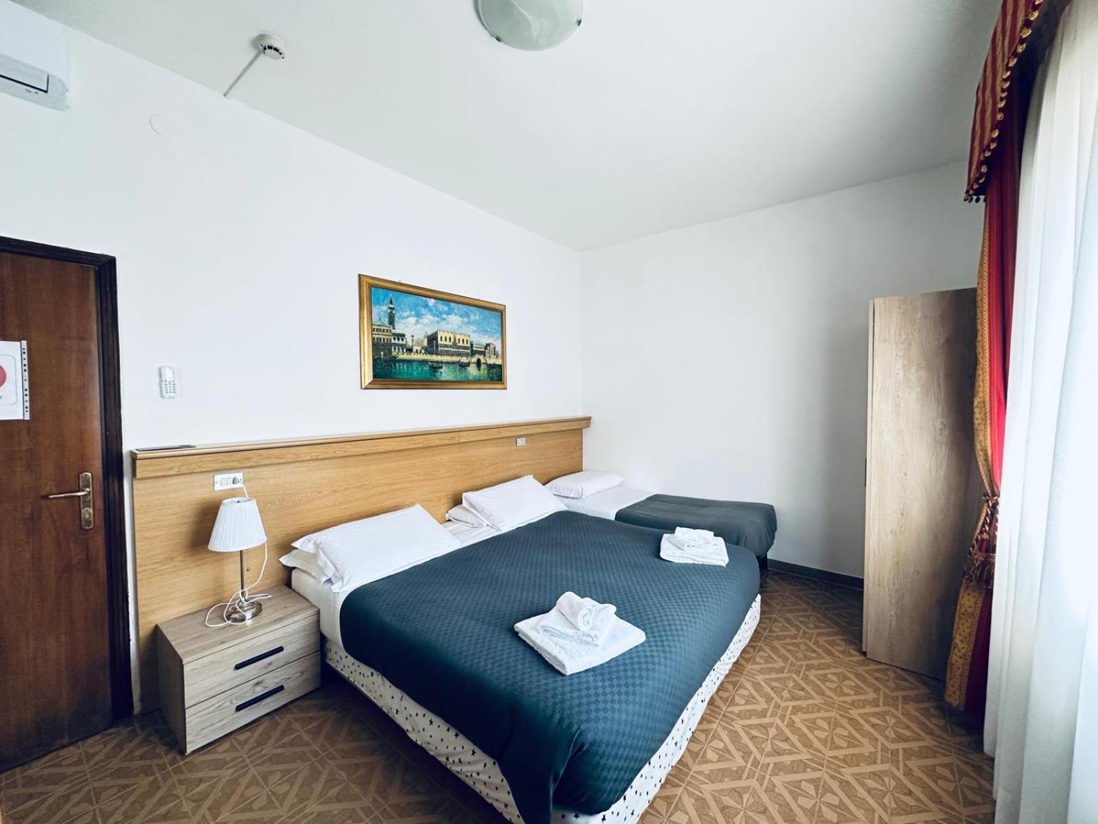 Hotel Tito Mestre Extérieur photo