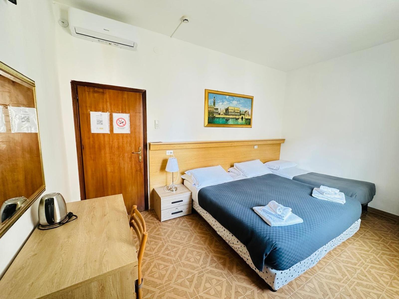 Hotel Tito Mestre Extérieur photo
