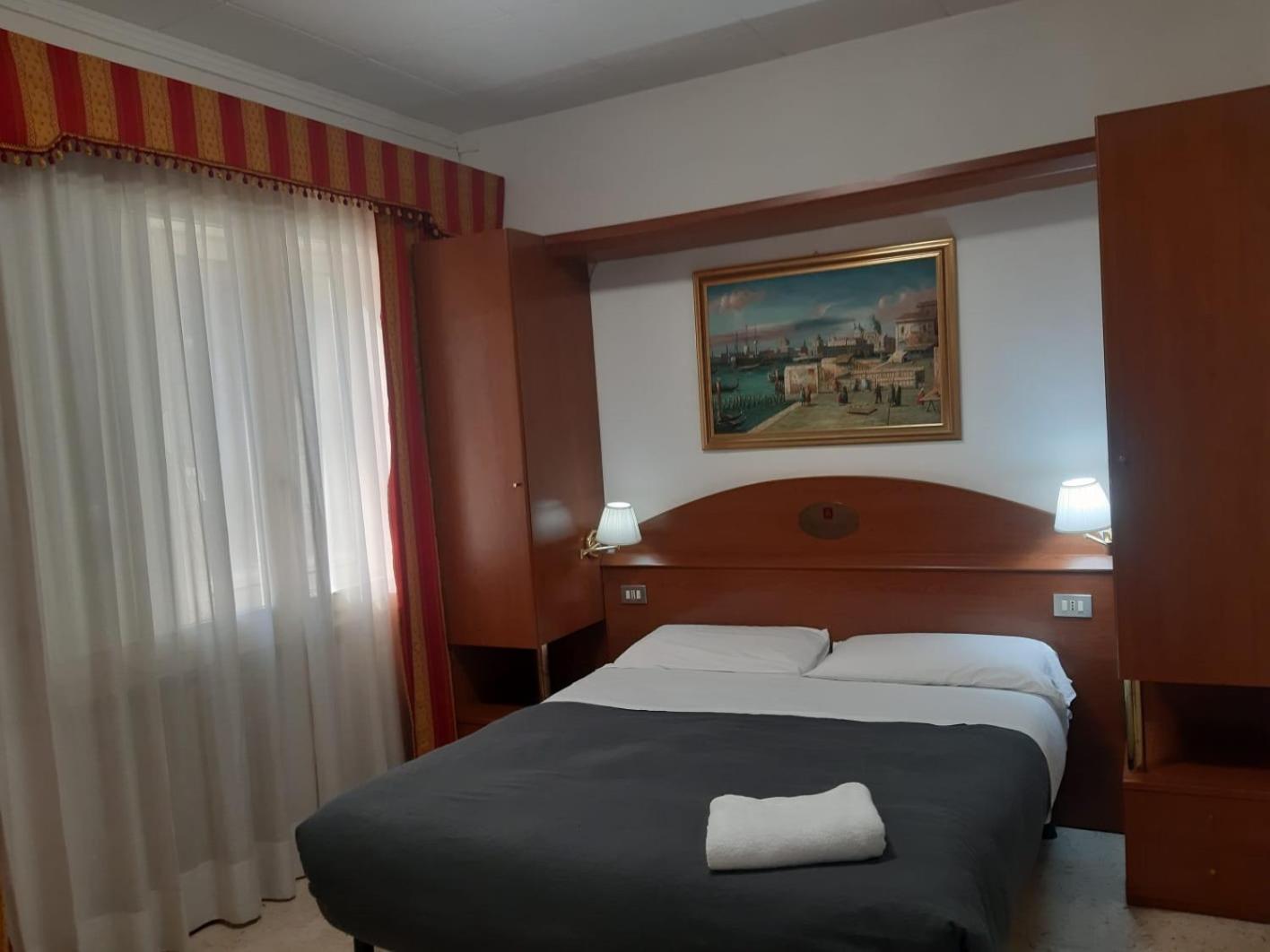 Hotel Tito Mestre Extérieur photo